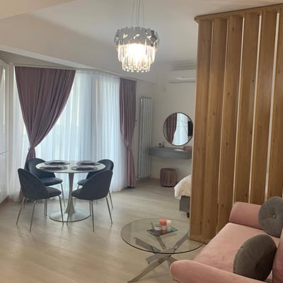 Alquiler de un estudio cómodo, 38 m², en el distrito de Mamaia, Constanța, Rumanía